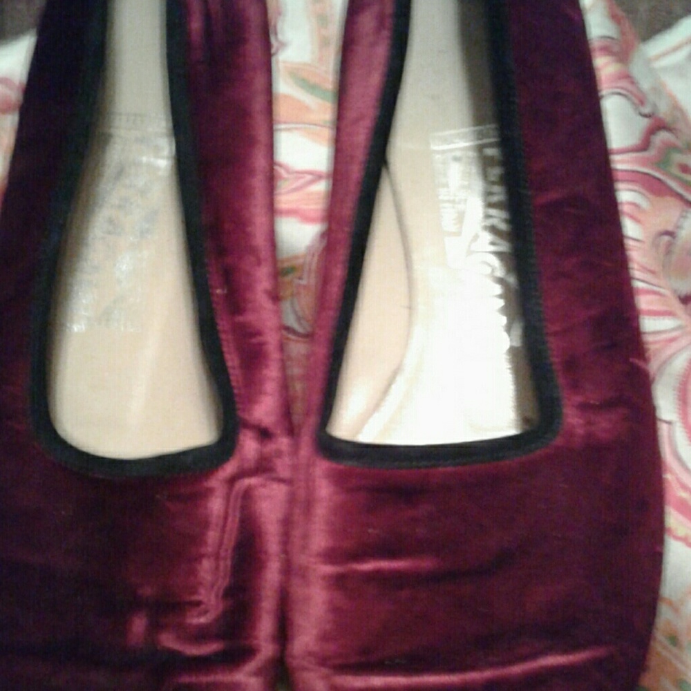 Shoes - Picture 2 of 3